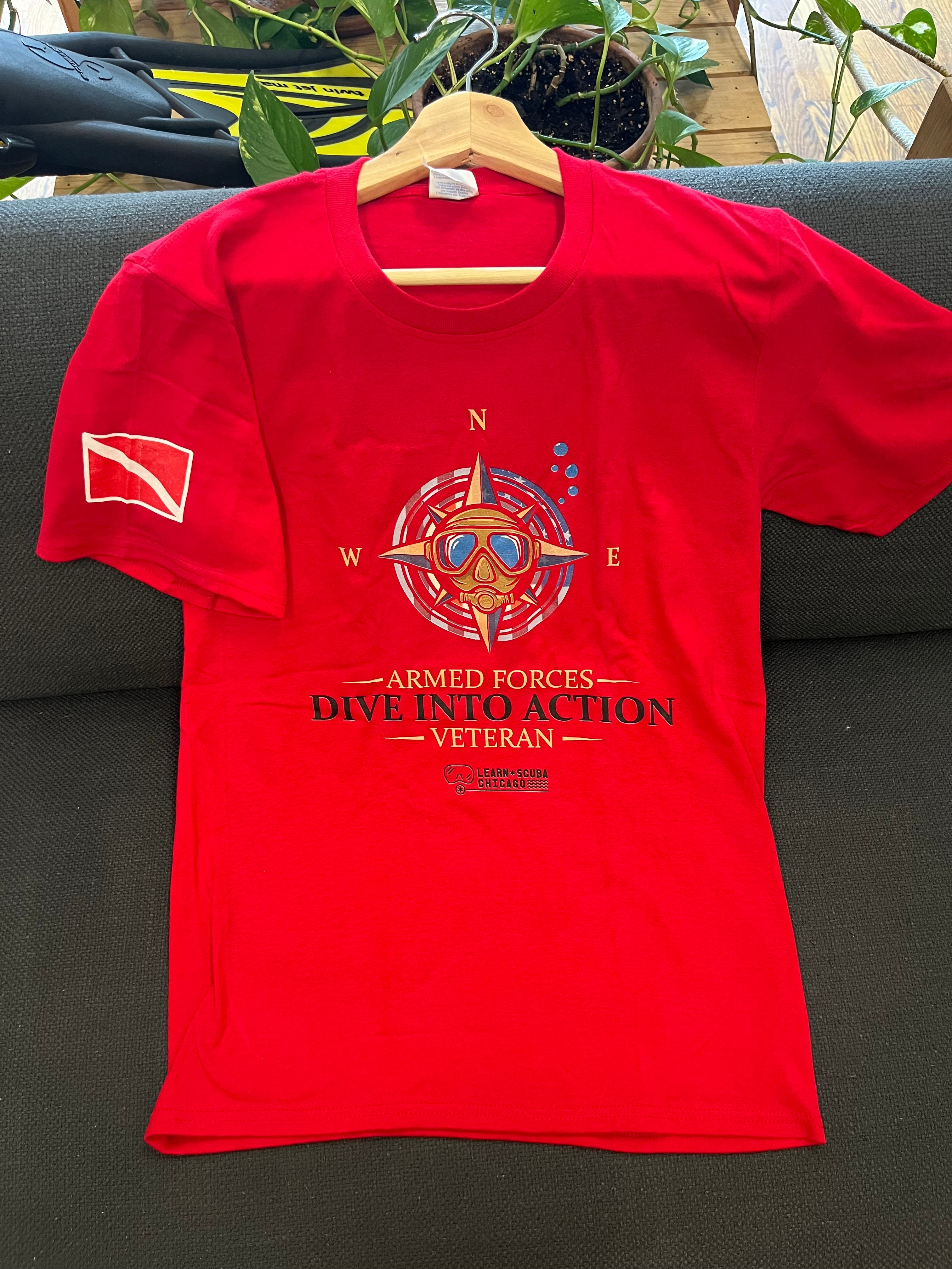 Learn Scuba Chicago Armed Forces Veterans T-Shirt